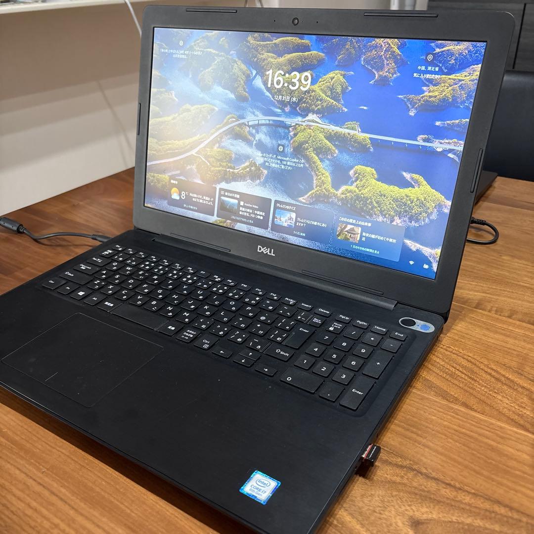 DELL Inspiron 15 5000 5570 ノートパソコン 本体