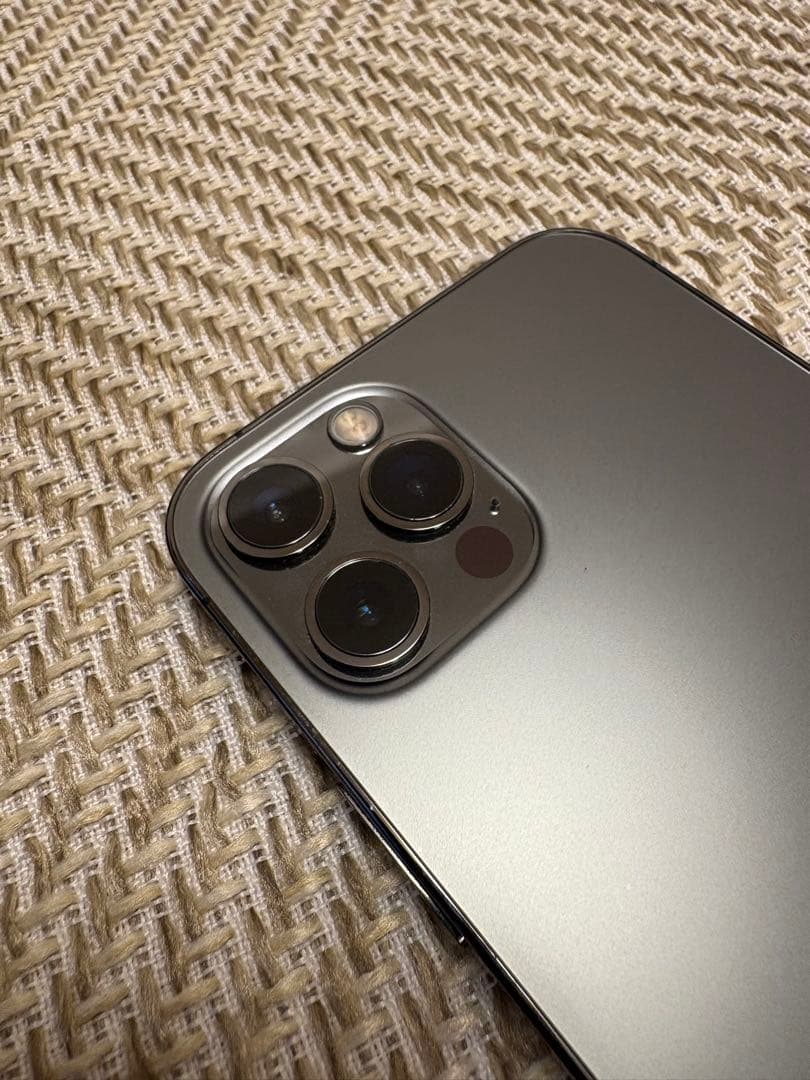 Apple iPhone 12 Pro グラファイト　256GB