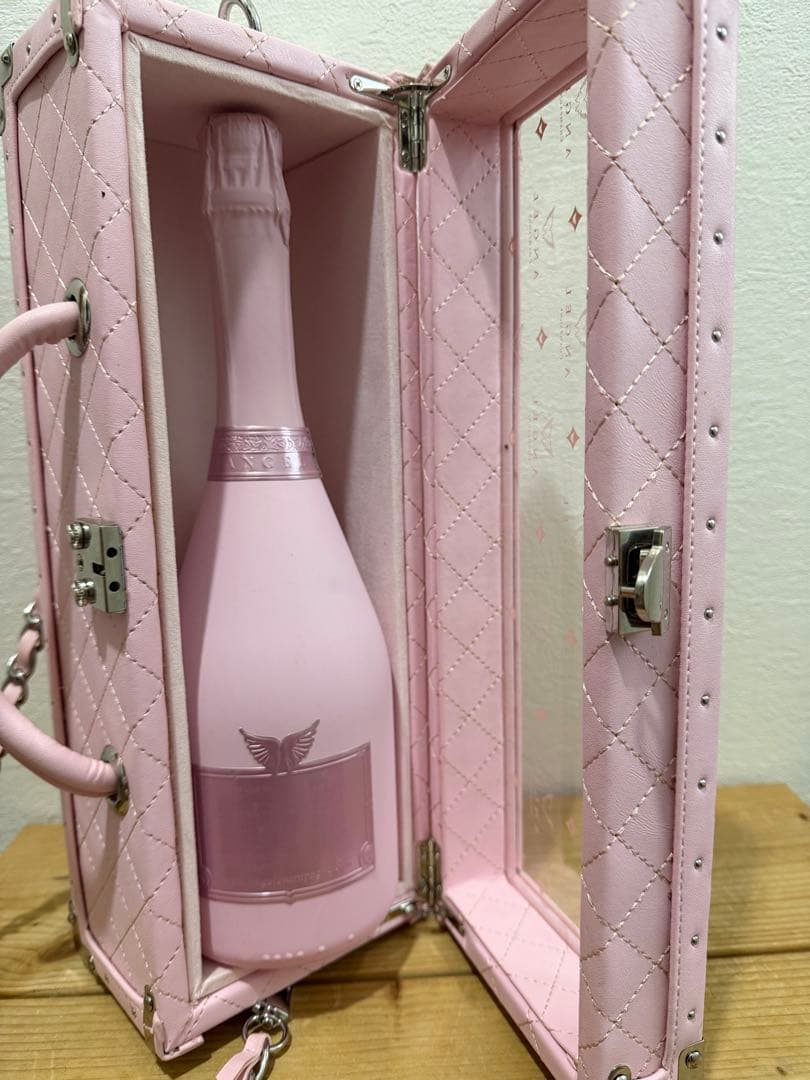 エンジェルシャンパンピンクボトル　未開封 専用ボックス入り