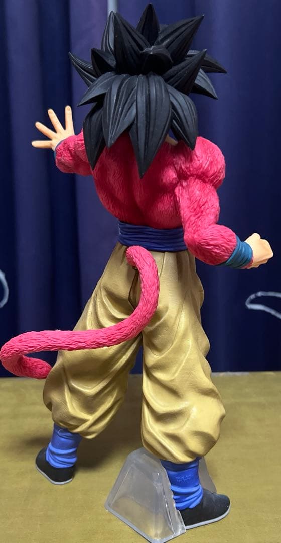 孫悟空　スーパーサイヤ人４