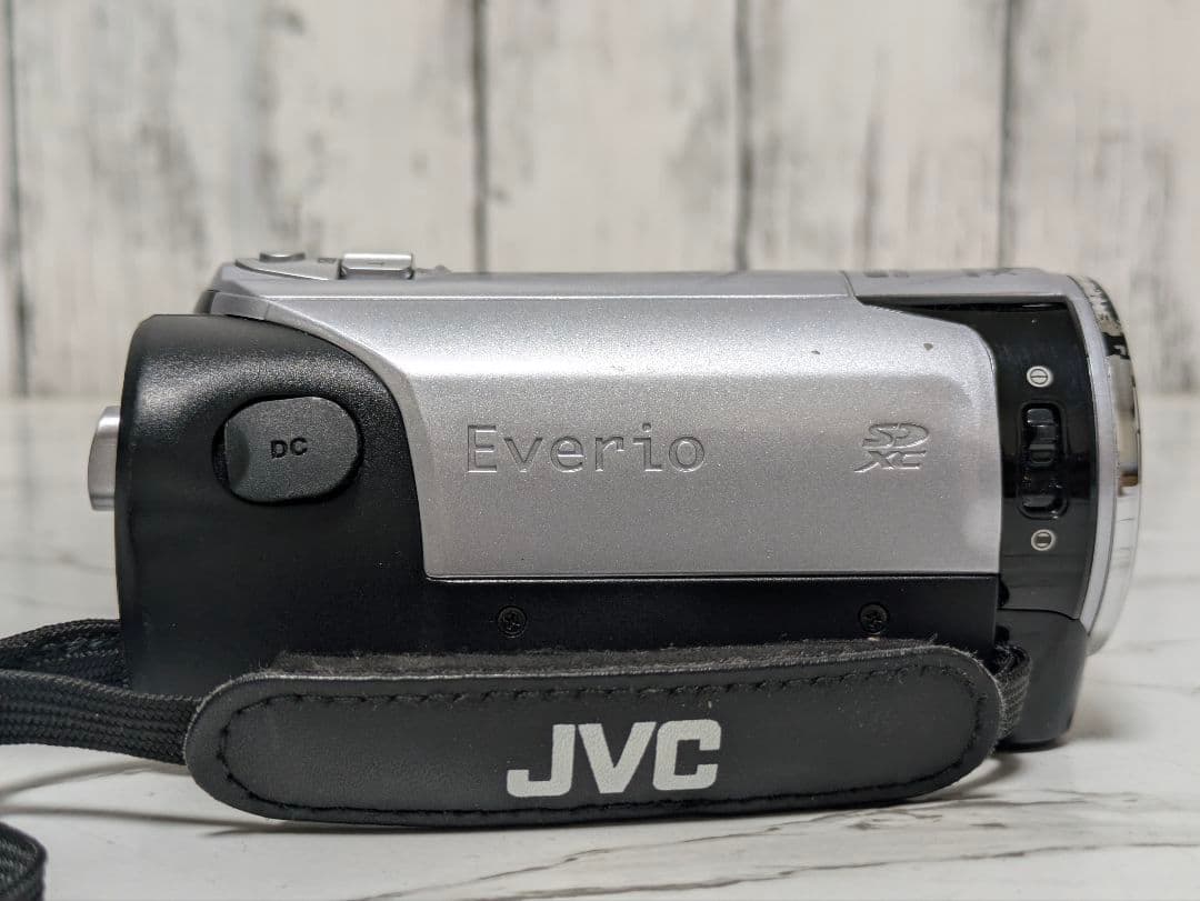 JVC　GZ-E10