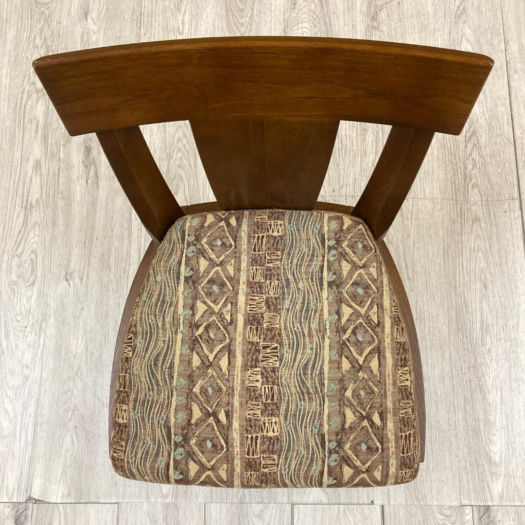 【カリモク】ロータイプ　ダイニングチェア　回転式　キャスター付き　A