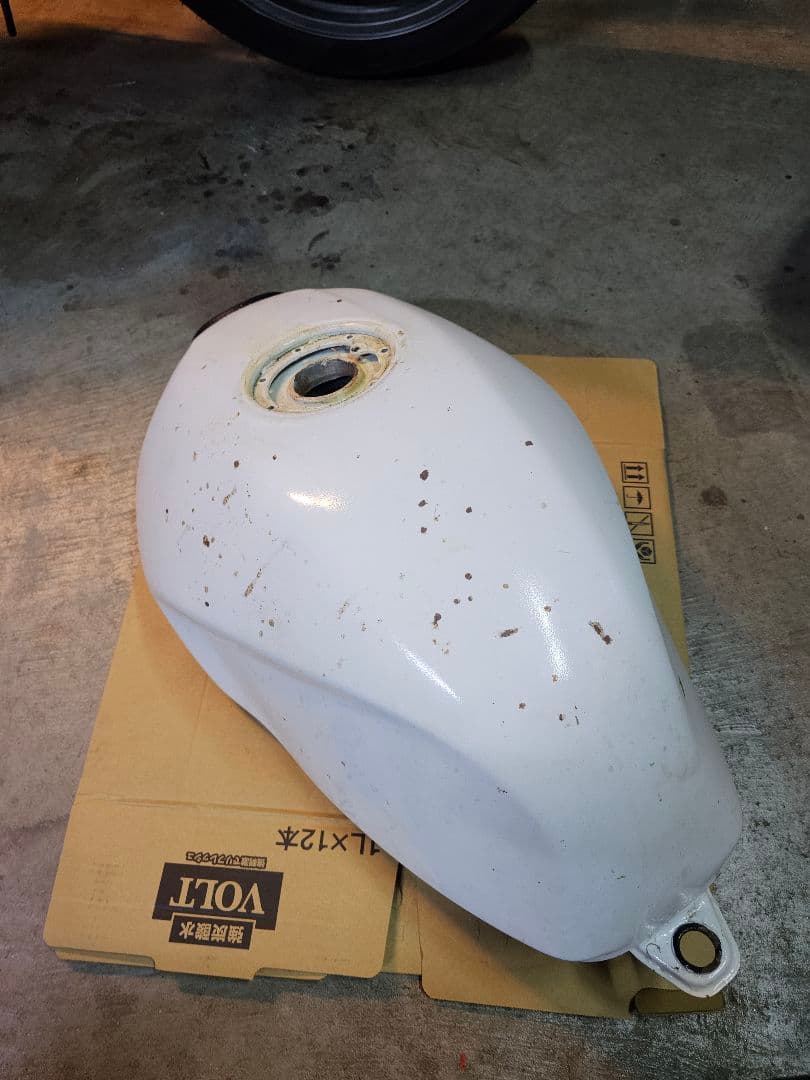 カワサキ kawasaki バリオスII タンク レストア 白タンク バリウス