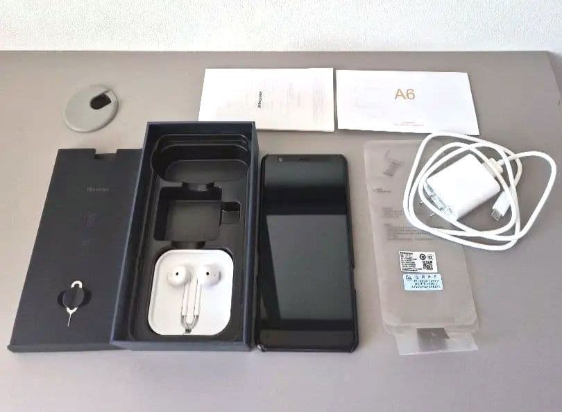 両画面スマホ　Hisense A6