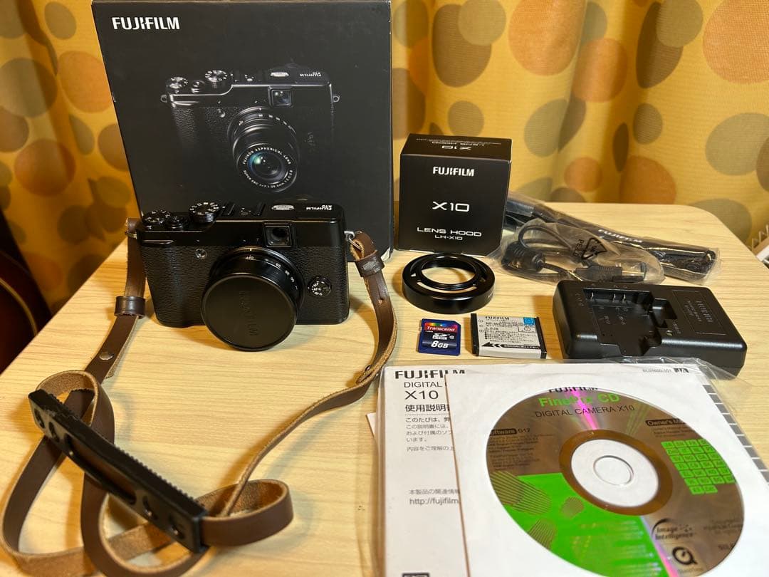 【Tsukiさま専用】FUJIFILM X10 付属品が多数