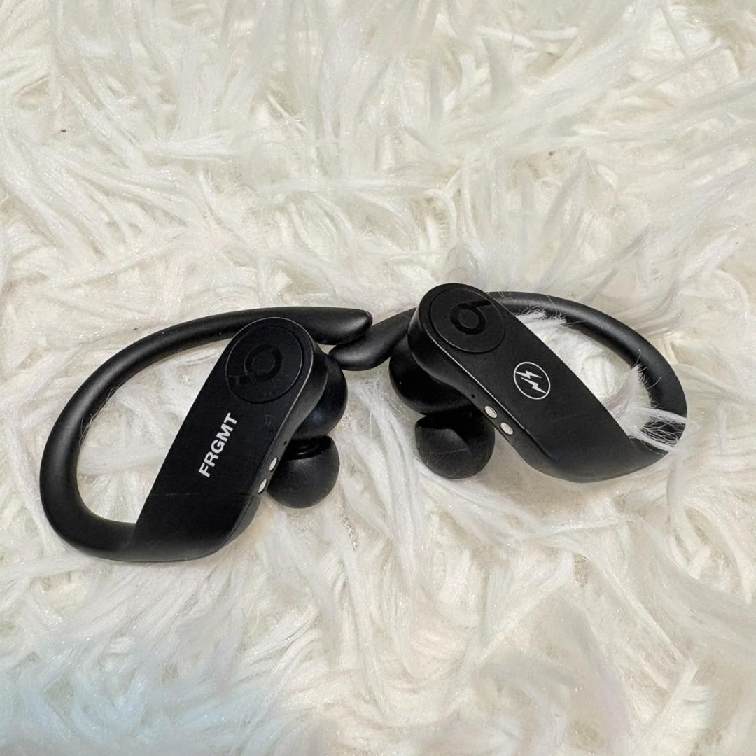美品 FRAGMENT×Beats Powerbeats Pro コラボモデル