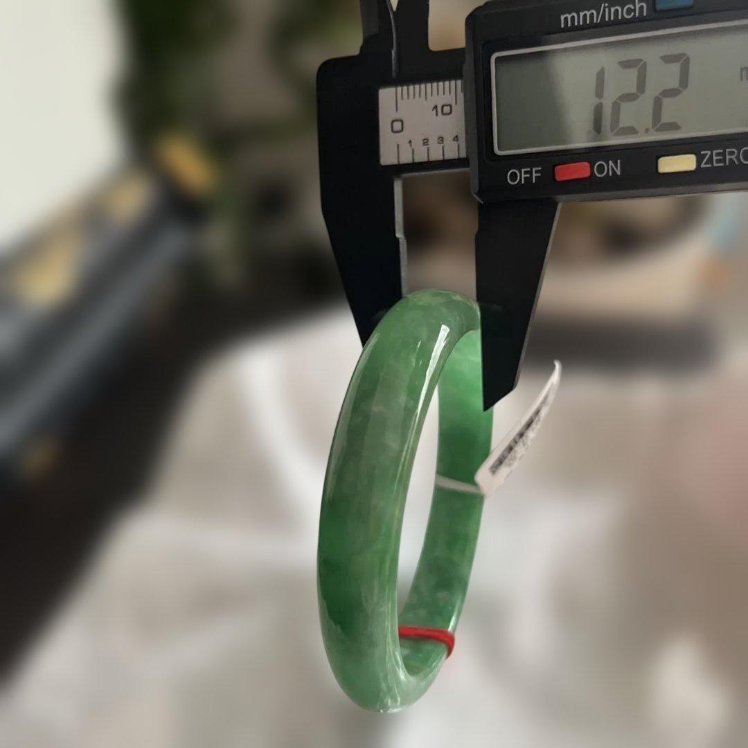 緑翡翠バングル