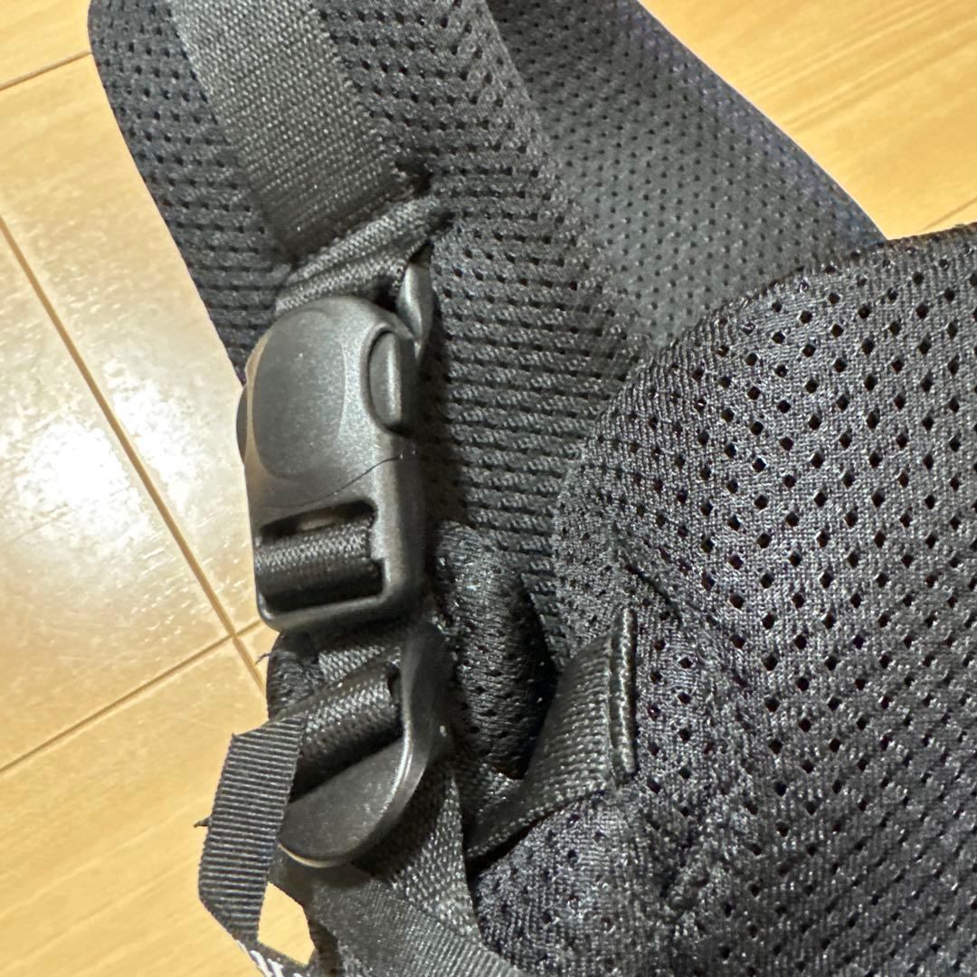 ピトレスク ベビーキャリア ファースト　ブラック　 抱っこ紐