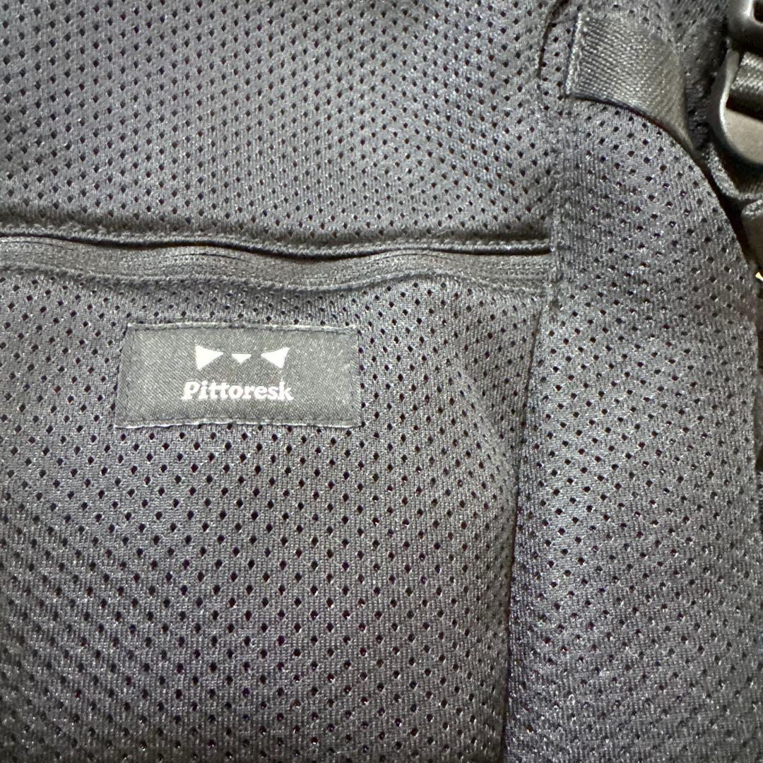 ピトレスク ベビーキャリア ファースト　ブラック　 抱っこ紐