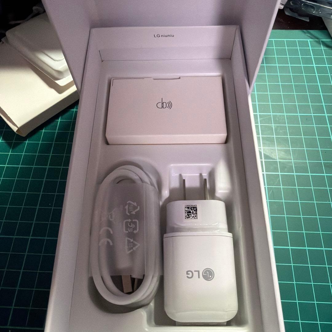 スマートフォン本体 LG WING 128GB