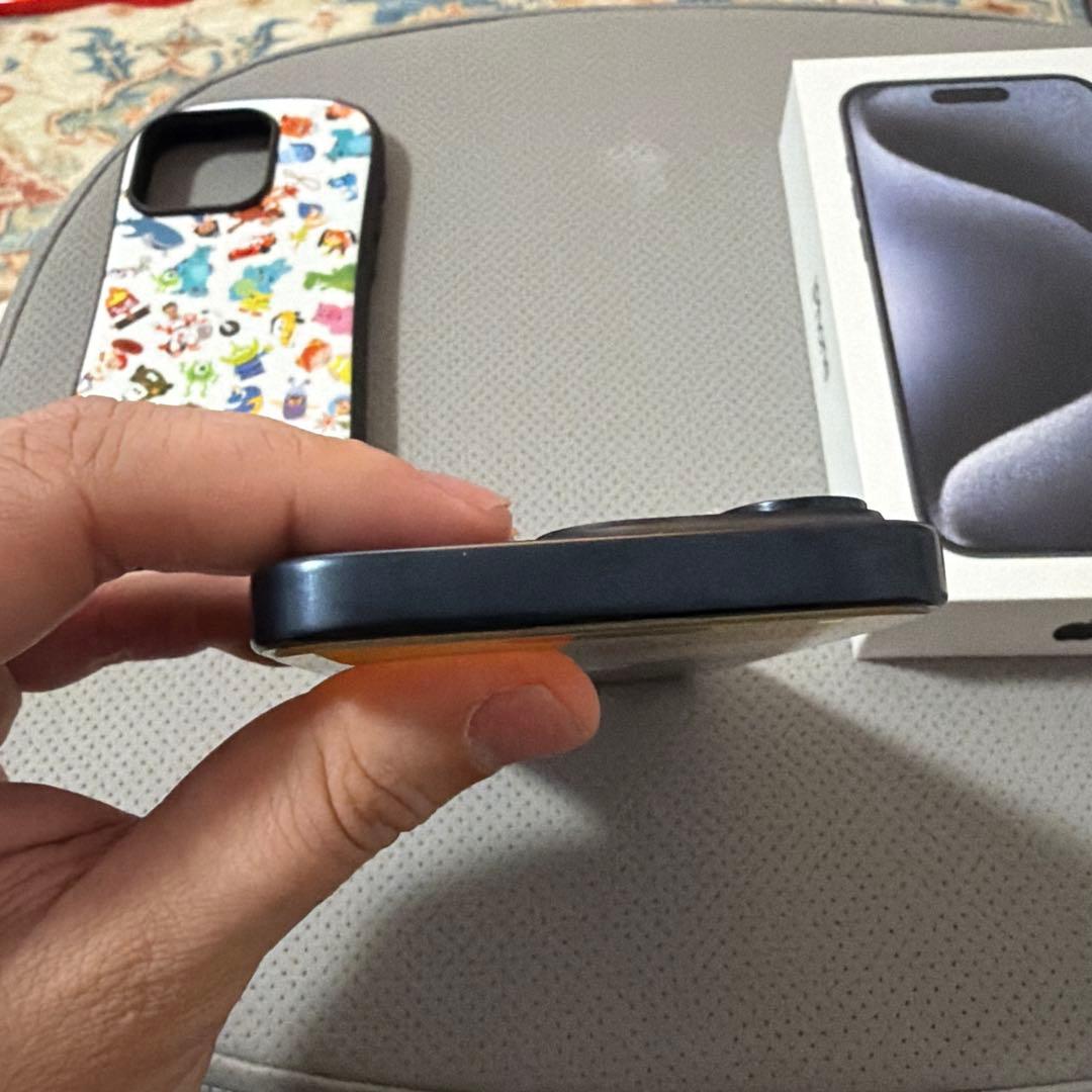 iPhone 15 Pro 256GB SIMフリー　ケース付き