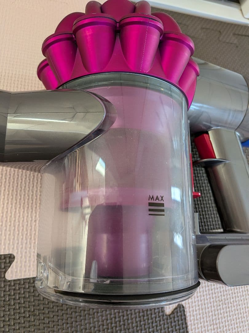 Dyson V6 コードレス掃除機　アタッチメント付