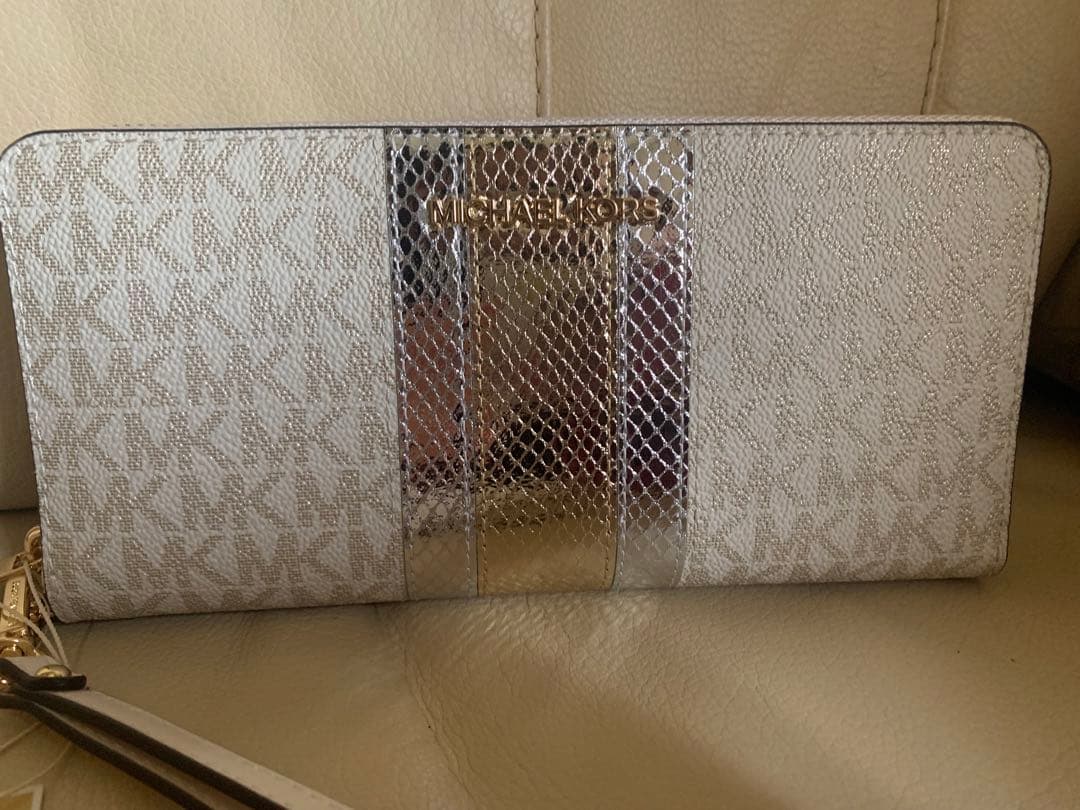 【新品未使用】マイケルコース長財布
