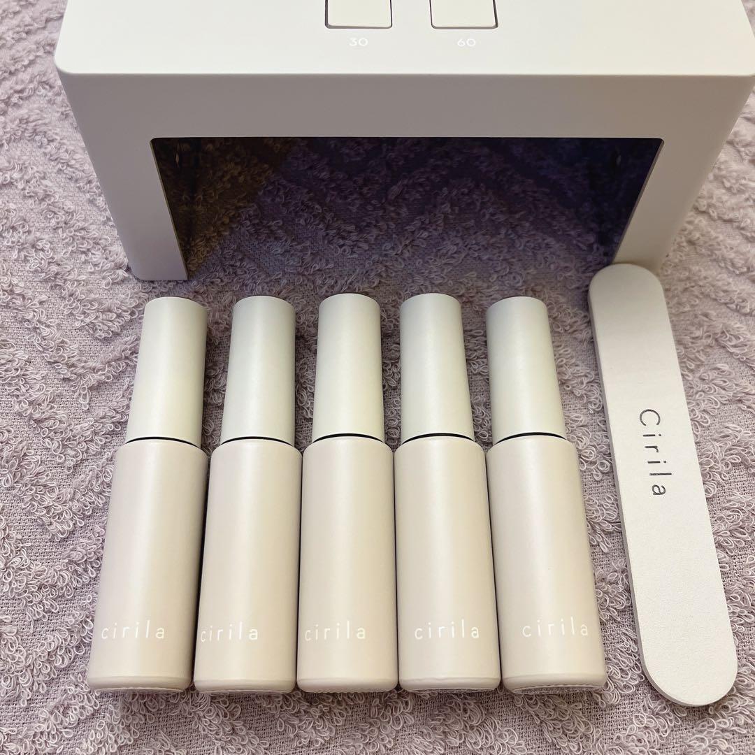 cirila(シリラ)ジェルネイルキット 3カラー&トップ・ベース付き