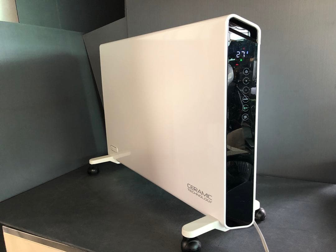 DeLonghi セラミックファンヒーター ホワイト（中古品）