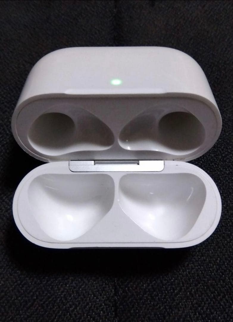 AirPods4 本体 ホワイト 充電ケース付き