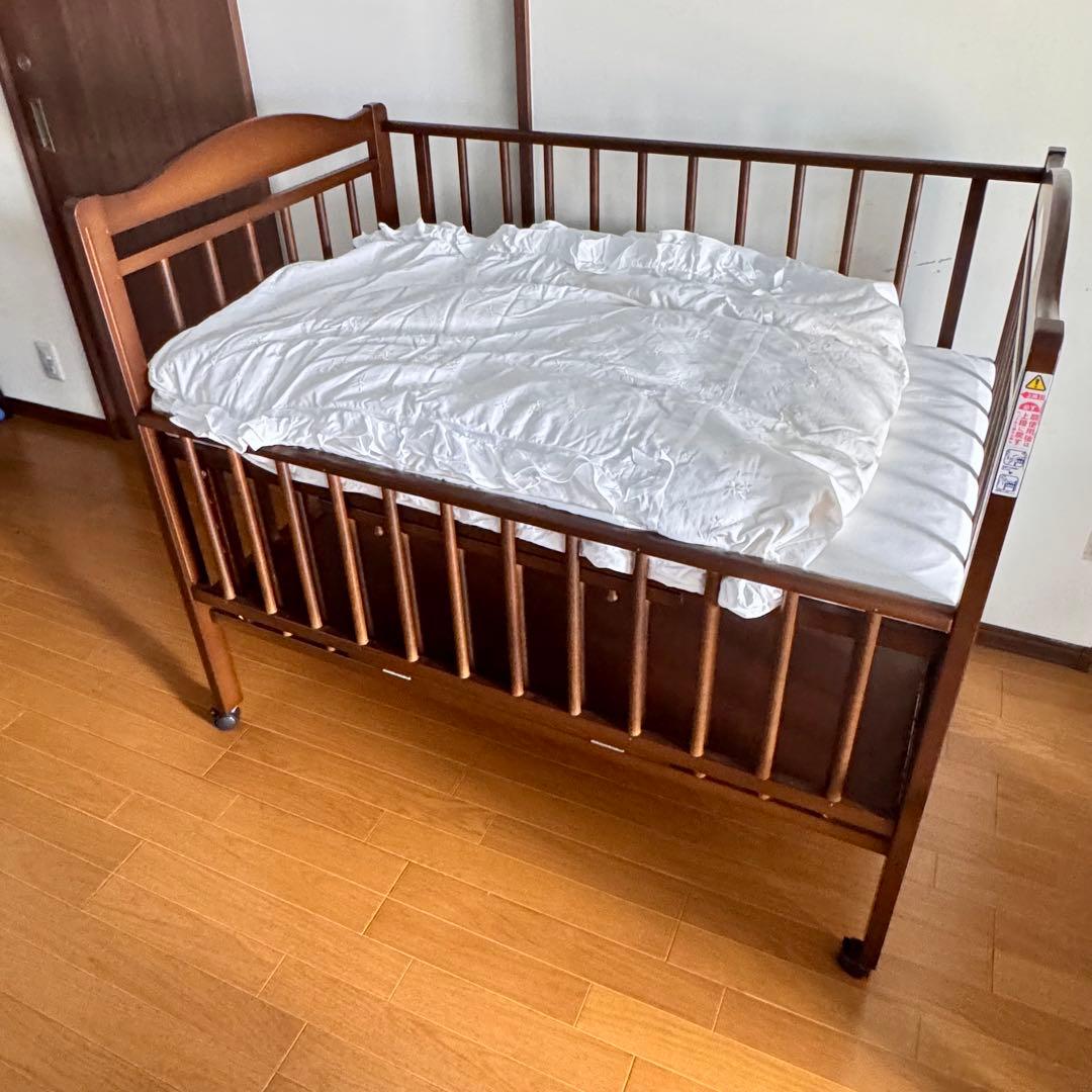専用　自家用車でお届け　木製ベビーベッド 西川　 羽毛布団付　澤田工業