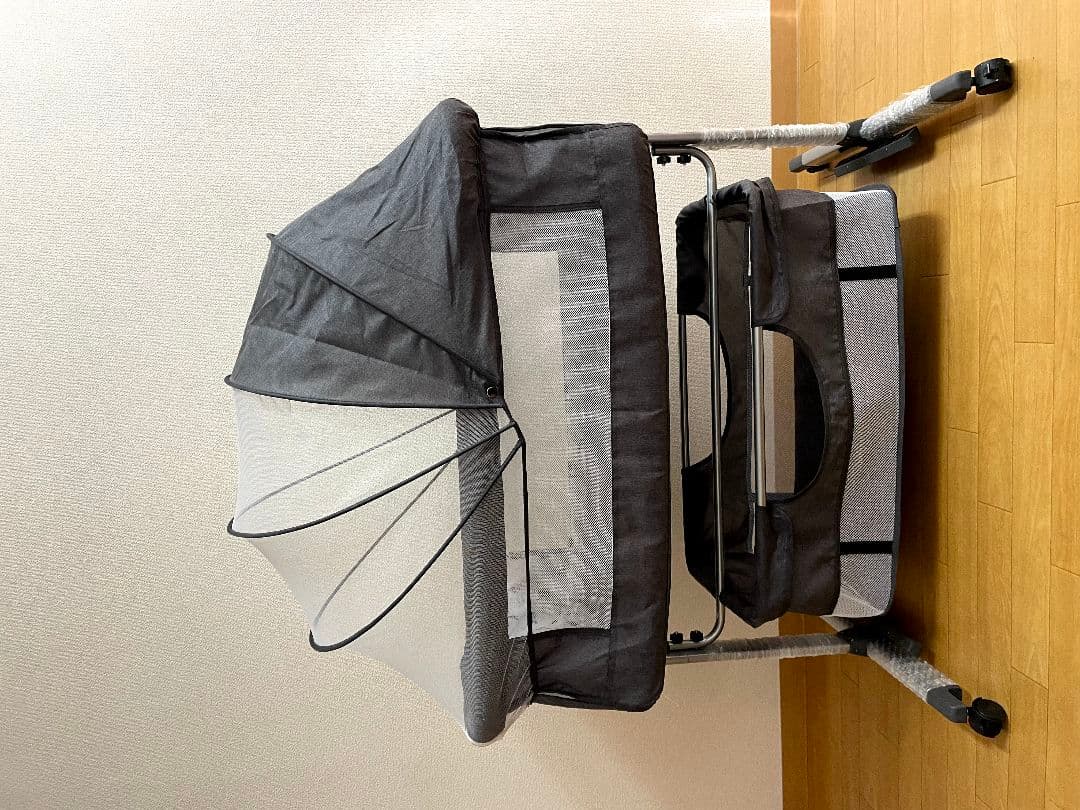 zoobly ベビーベッド　新生児から24ヶ月まで　柵が外せるタイプ