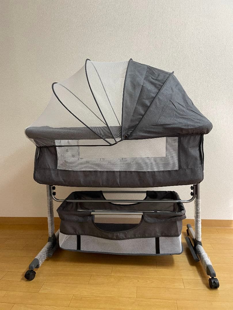 zoobly ベビーベッド　新生児から24ヶ月まで　柵が外せるタイプ