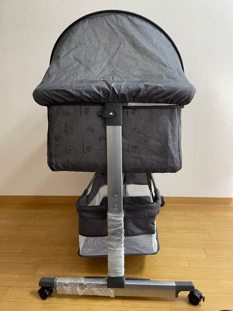 zoobly ベビーベッド　新生児から24ヶ月まで　柵が外せるタイプ