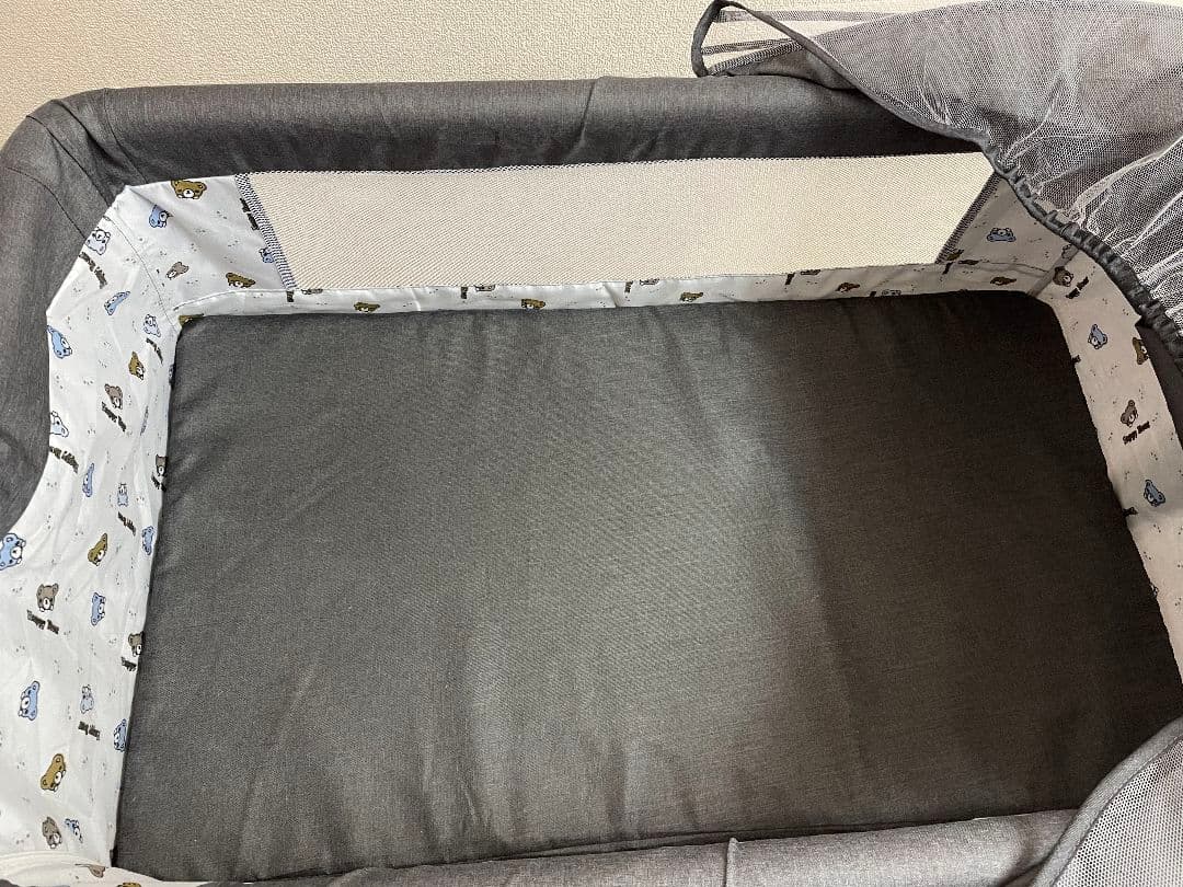 zoobly ベビーベッド　新生児から24ヶ月まで　柵が外せるタイプ