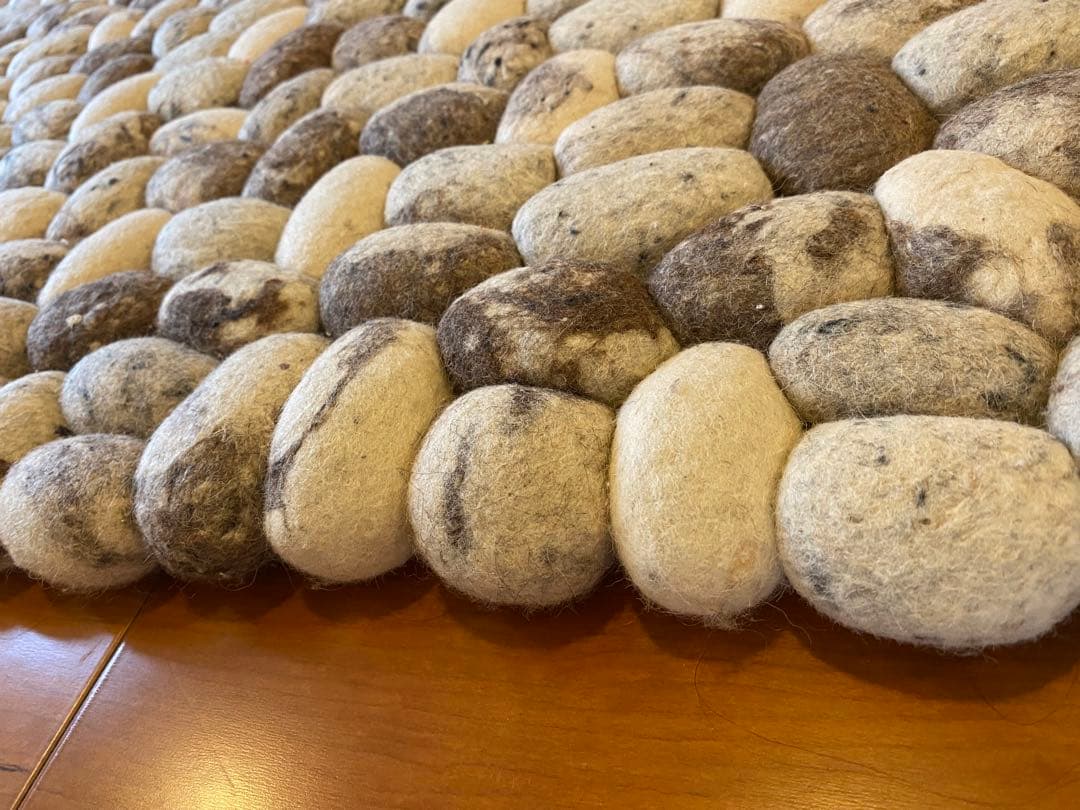 フェルトラグ 石ころデザイン 長方形