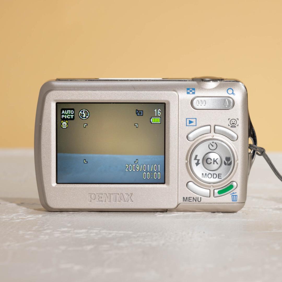 【単3電池で動く平成レトロなコンデジ】PENTAX optio E70