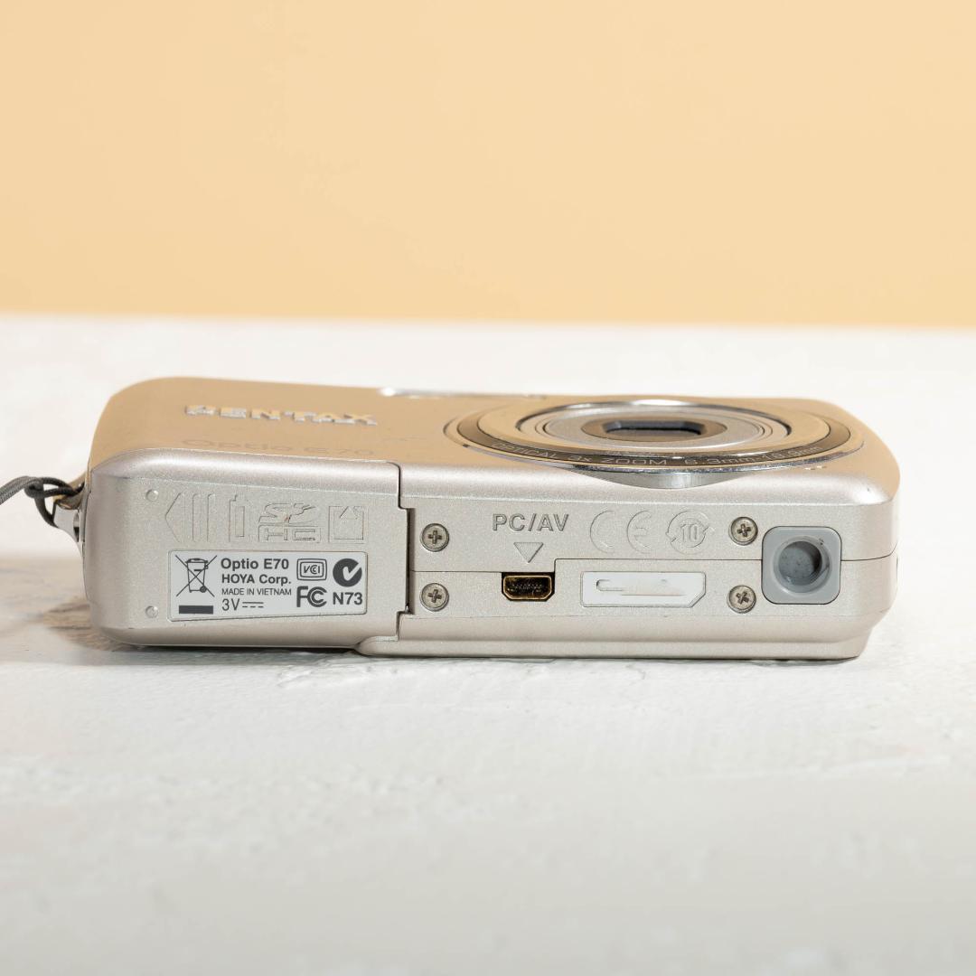 【単3電池で動く平成レトロなコンデジ】PENTAX optio E70