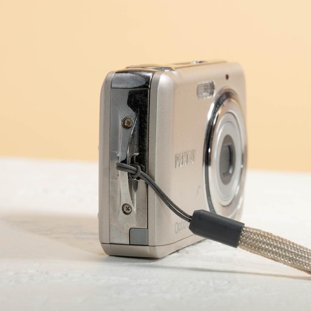 【単3電池で動く平成レトロなコンデジ】PENTAX optio E70