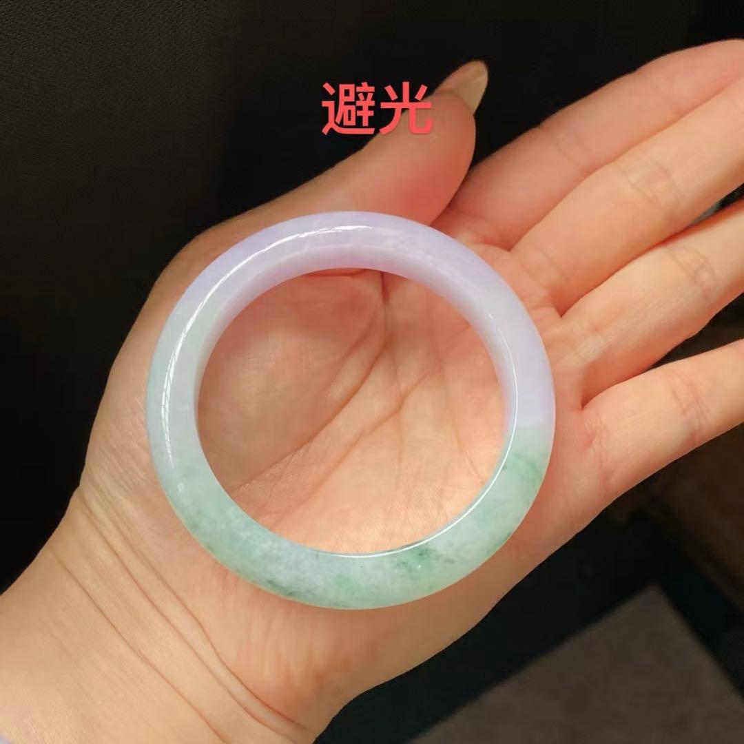 本翡翠、春彩小さいバングル　〜52.5