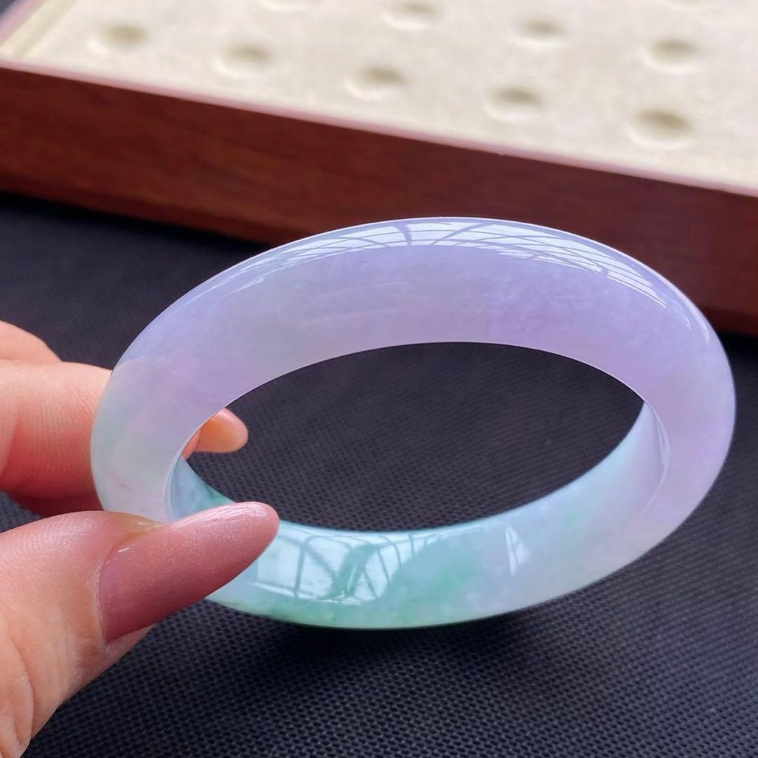 本翡翠、春彩小さいバングル　〜52.5