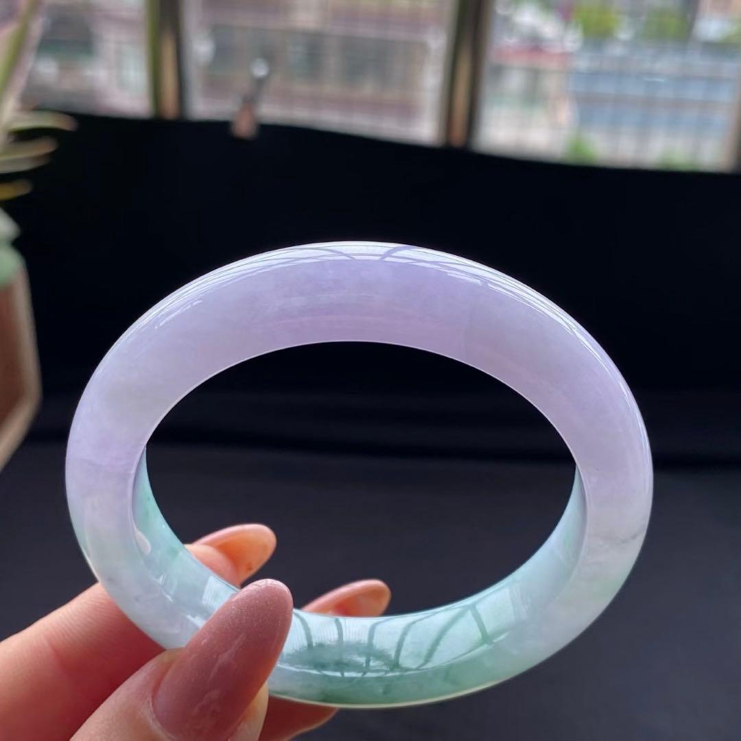 本翡翠、春彩小さいバングル　〜52.5