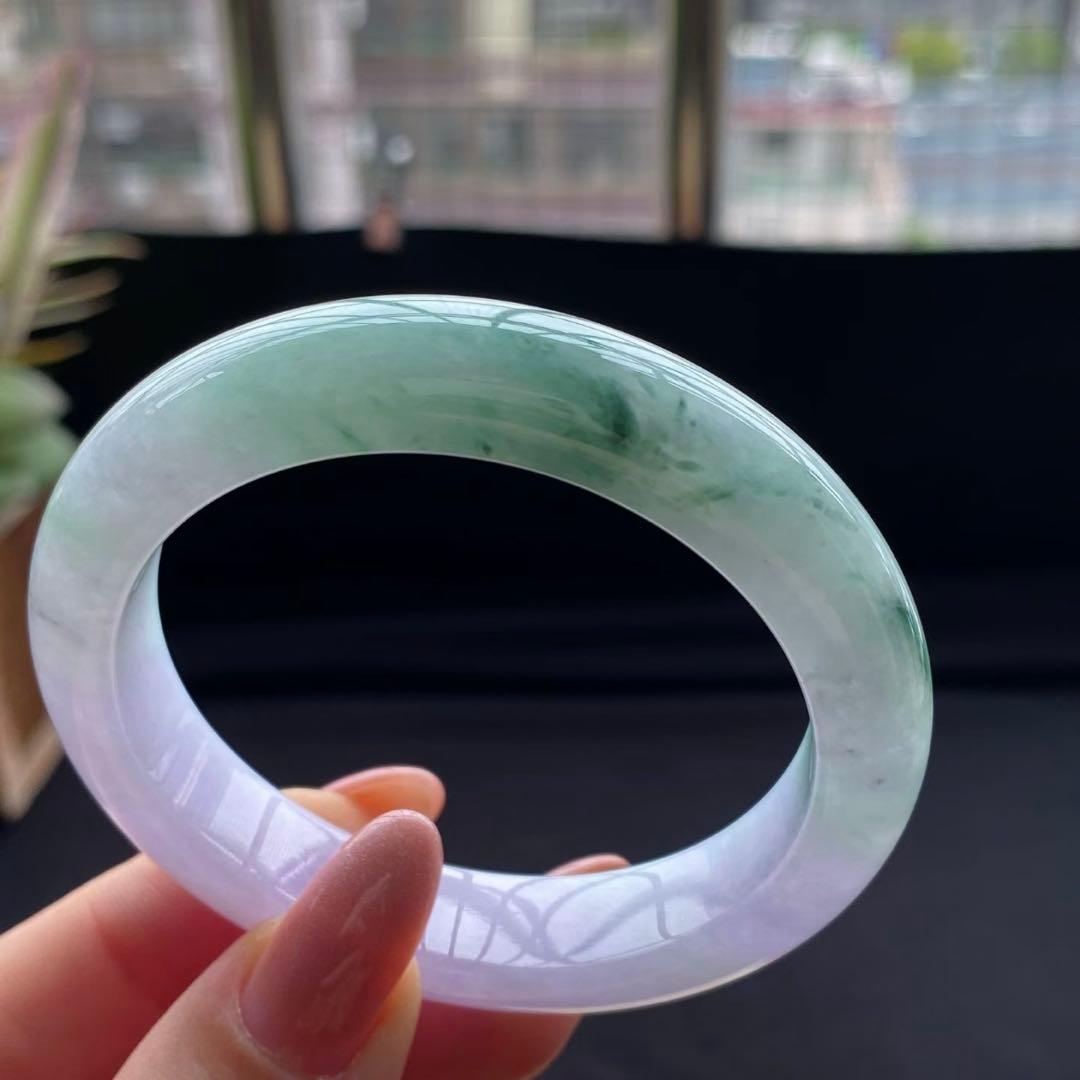 本翡翠、春彩小さいバングル　〜52.5