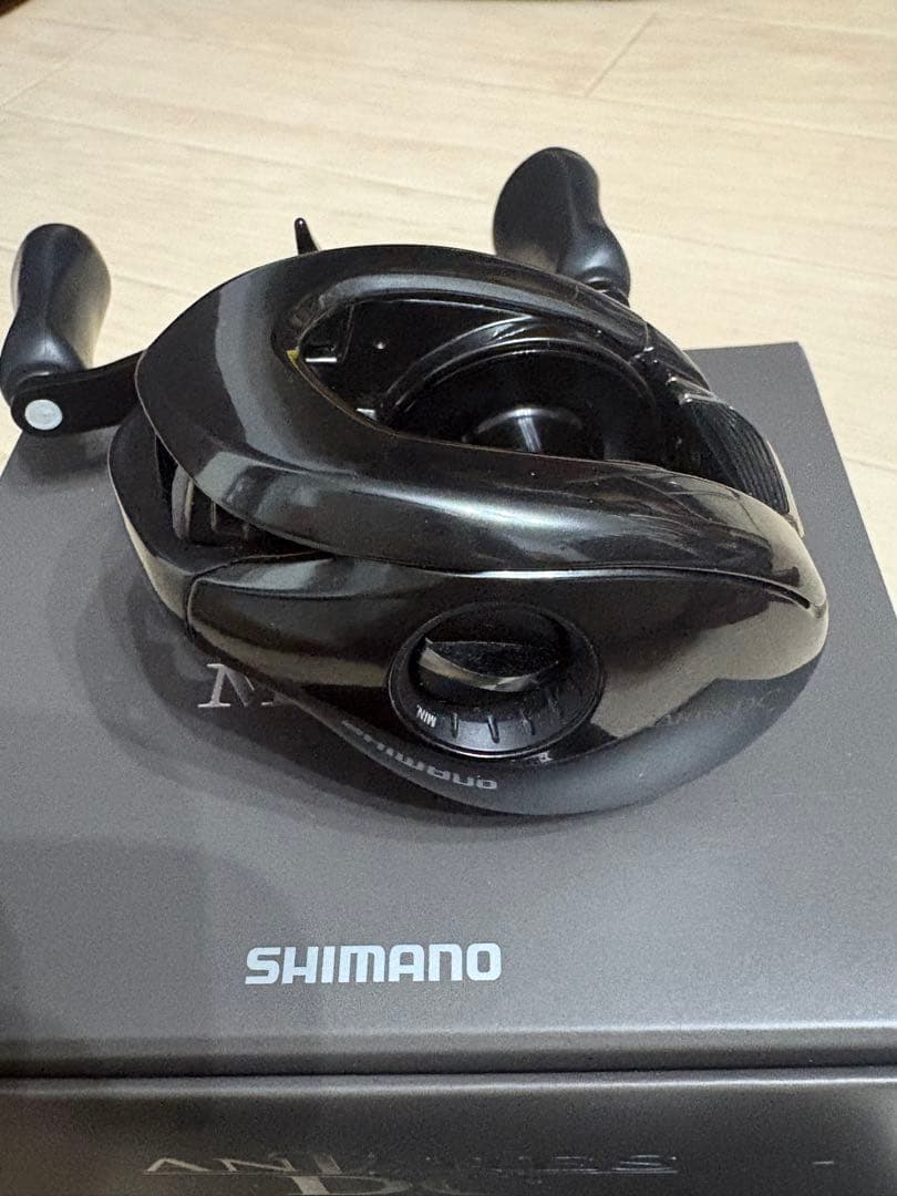 シマノ 23 アンタレスDC MD XG 右ハンドル 美品 送料込み