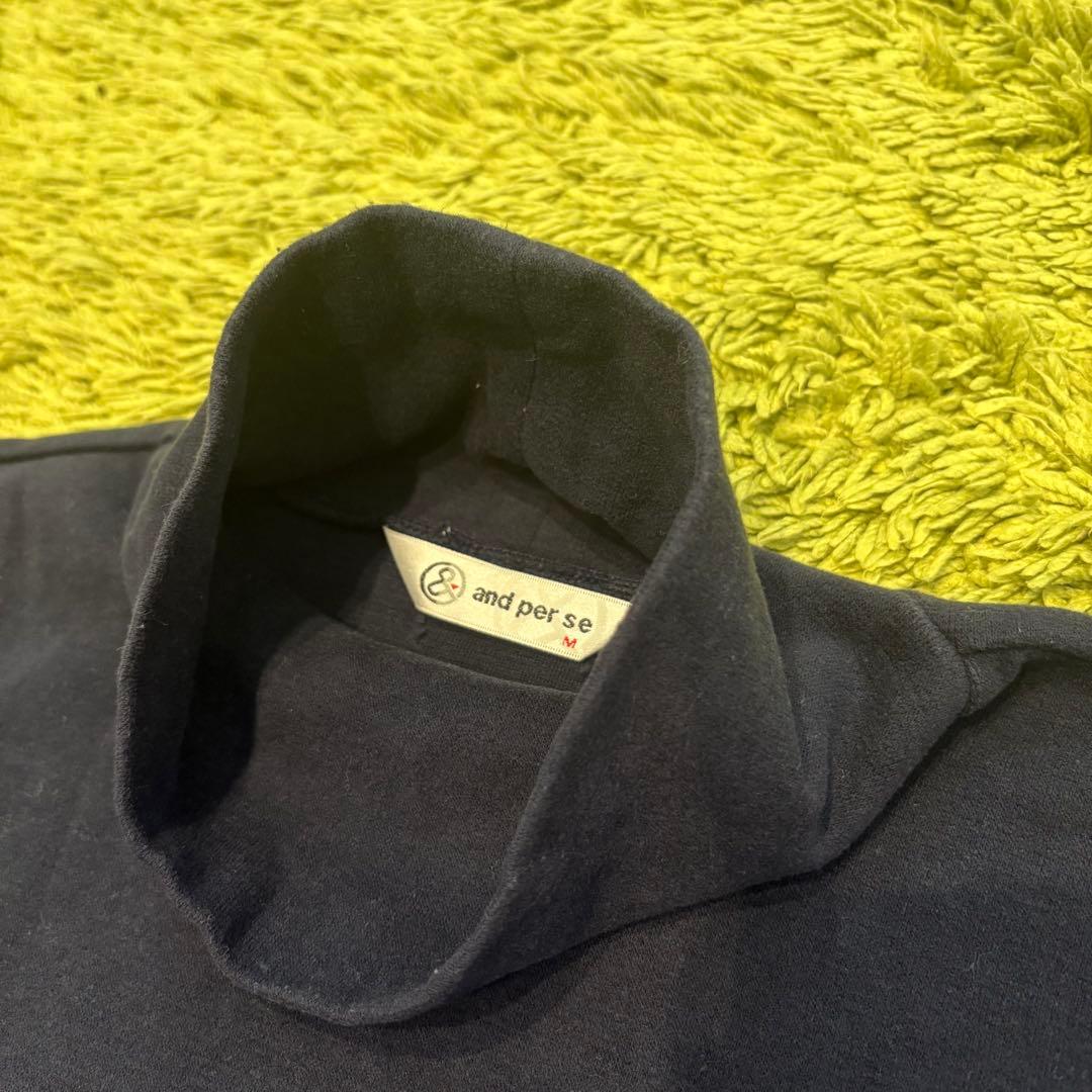 and per se アンパスィ長袖ハイネック モックネック ネイビー Mサイズ