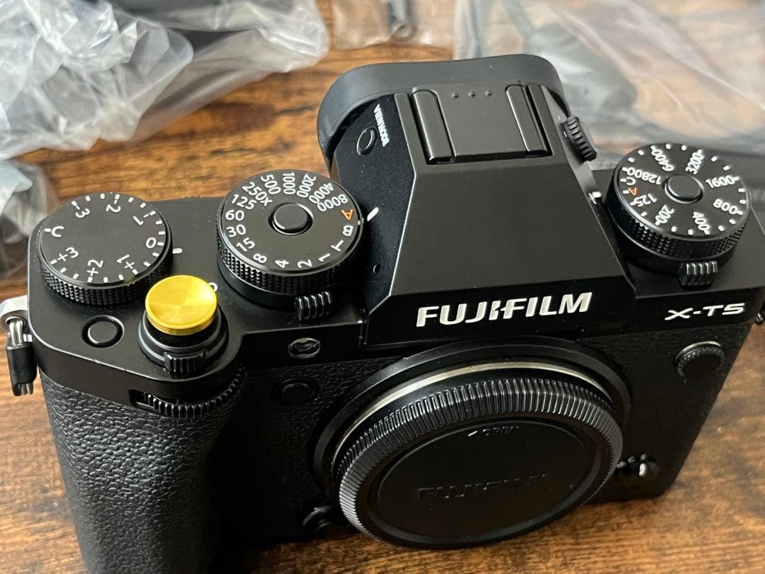 【美品】FUJIFILM X-T5 ミラーレス カメラ ボディ レンズ ブラック