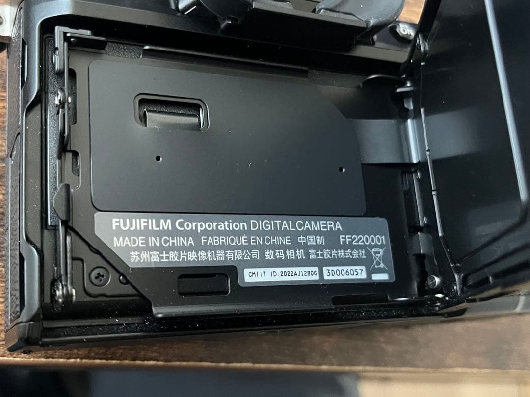 【美品】FUJIFILM X-T5 ミラーレス カメラ ボディ レンズ ブラック