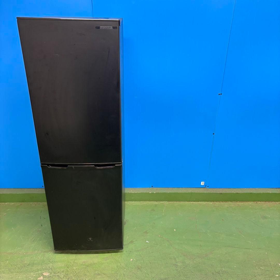 682 大きめサイズ　冷蔵庫　100L強　小型　一人暮らし　右開き　2ドア