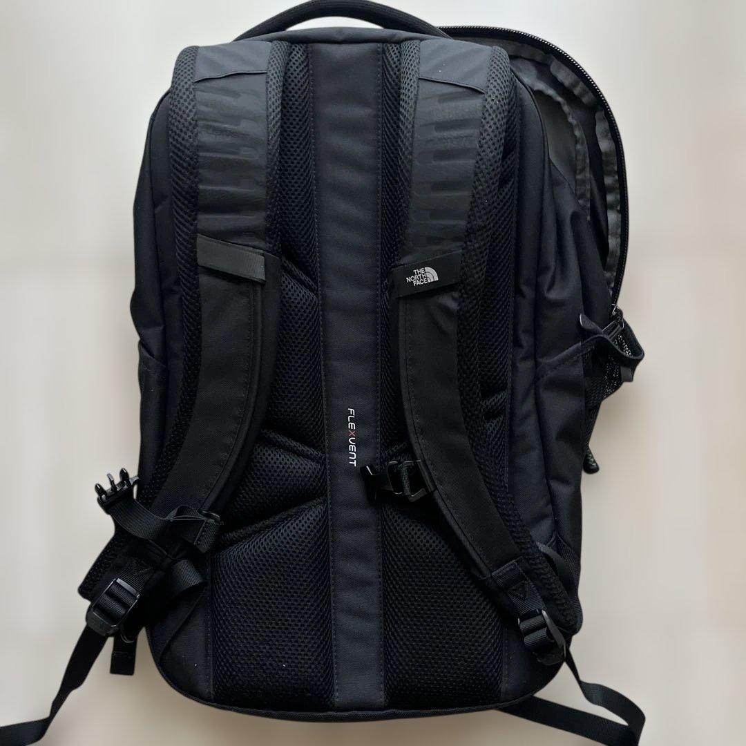 ノースフェイス　リュック 美品 THE NORTH FACE PIVOTER