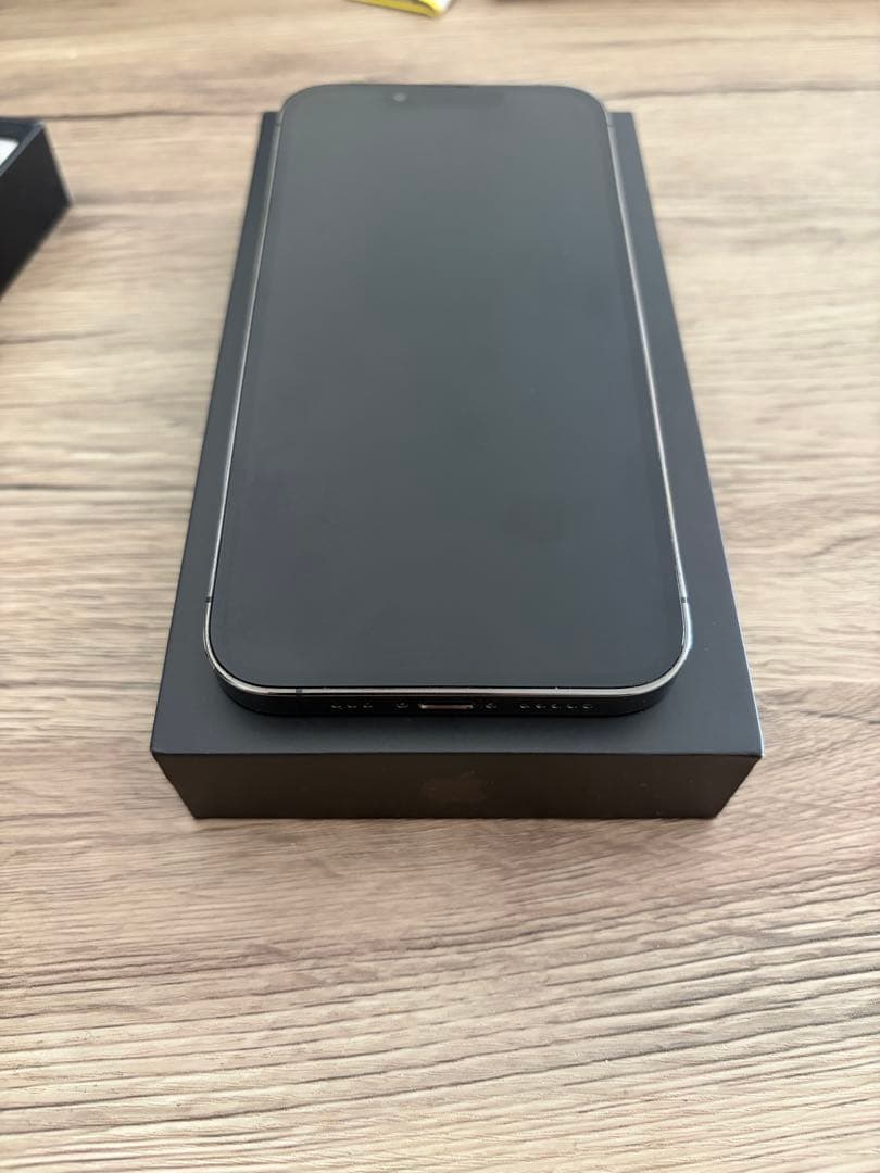 【美品SIMフリー】iPhone 13Pro 1TBグラファイト