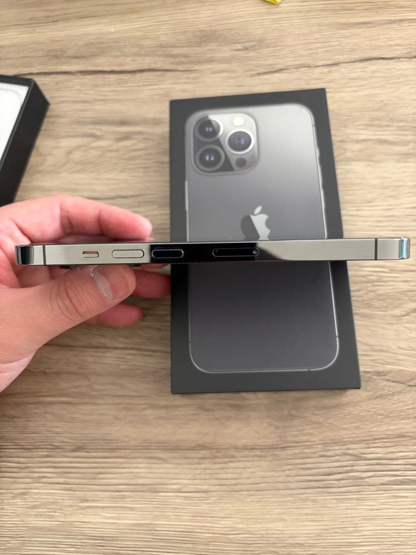 【美品SIMフリー】iPhone 13Pro 1TBグラファイト