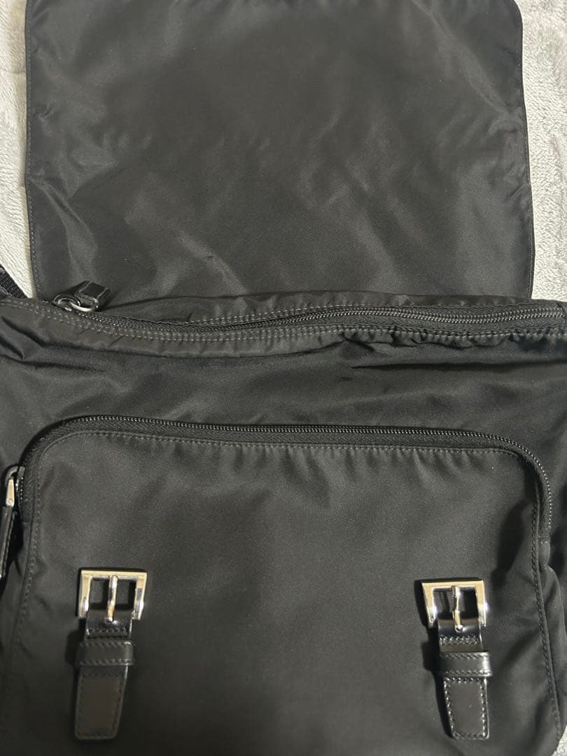 【美品】プラダ テスート ショルダーバッグ メッセンジャー 斜め掛け ナイロン