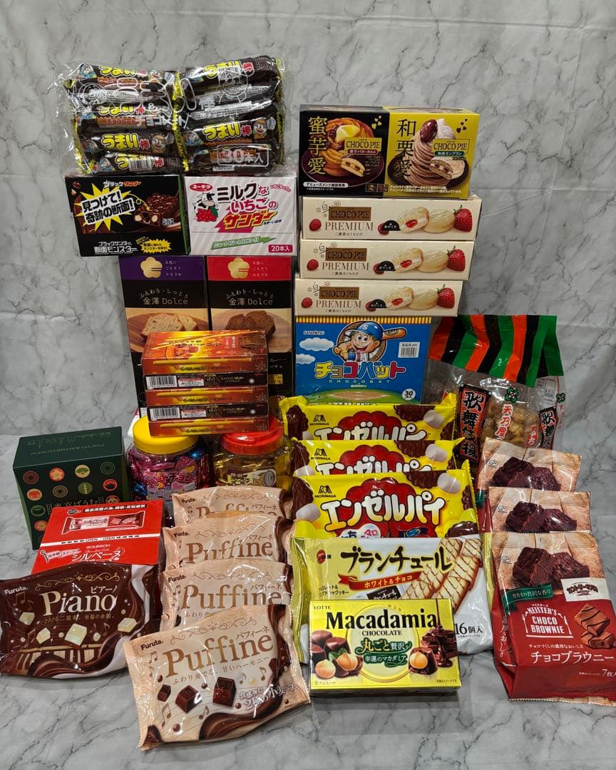 お菓子　まとめ売り　　　　チョコバット　エンゼルパイ　チョコレート　など
