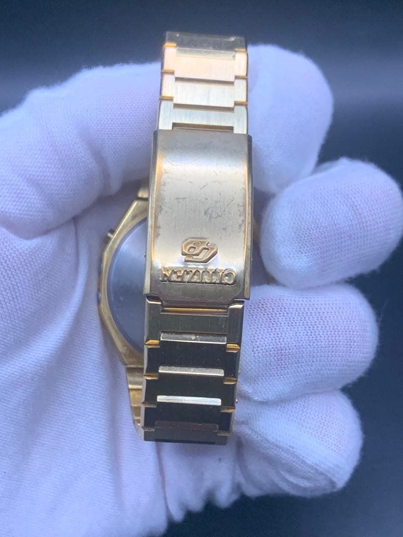 【TOURBILLON 】CITIZEN ゴールド デジタル腕時計