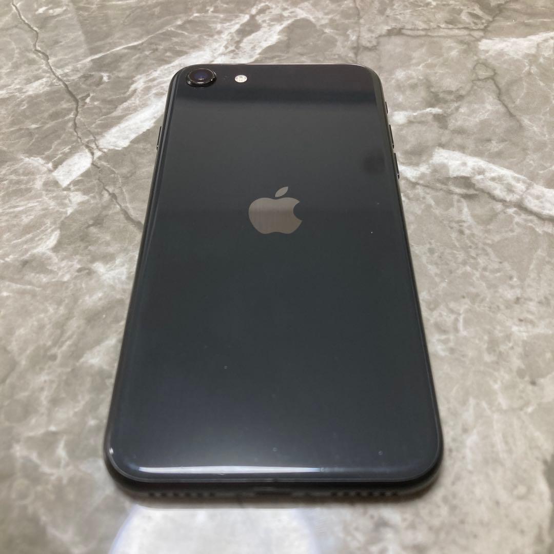 Apple iPhone SE 第二世代 ブラック 本体 クリアケース付き