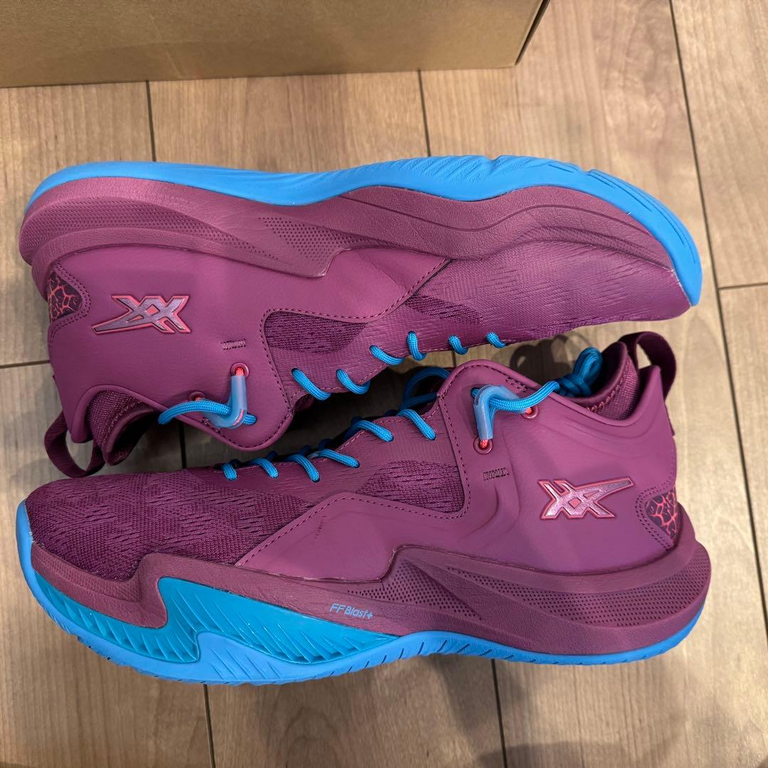 syamiiiiii　asics nova surge low 2 美品