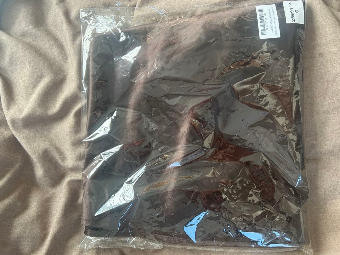 【新品タグ付・SET販売】nairo 襟付きポロトップス+ナローサテンスカート