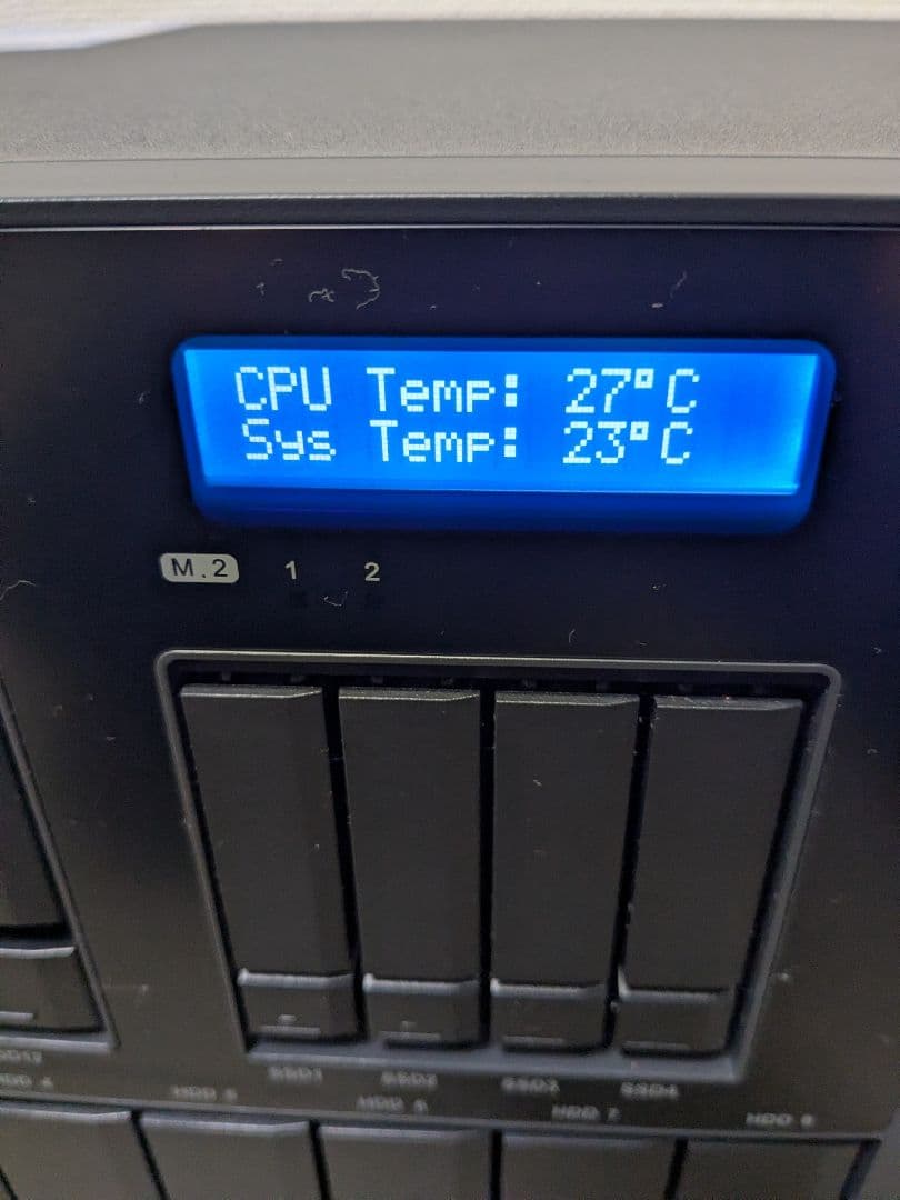 外付けハードディスク・ドライブ QNAP TS-1635AX 16-bay NAS