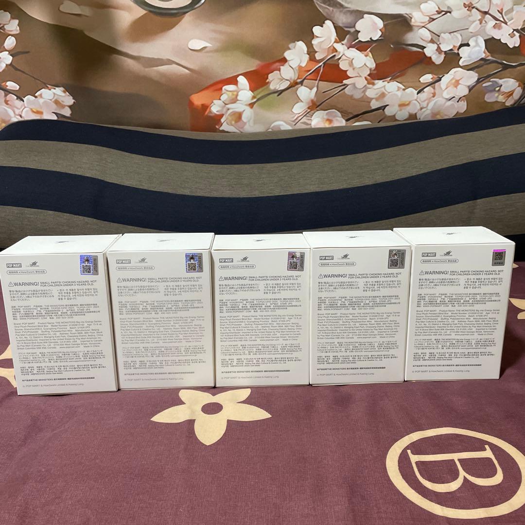 【新品未開封】ラブブ　LABUBU　ぬいぐるみ　正規品　即日発送