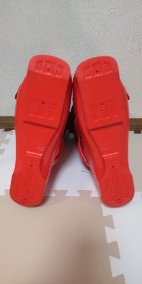 ATOMIC スキーブーツ レッドスター